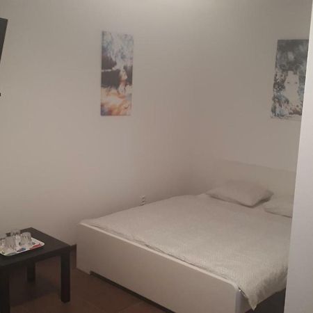 Apartman - Sukromie V Meste บราติสลาวา ภายนอก รูปภาพ