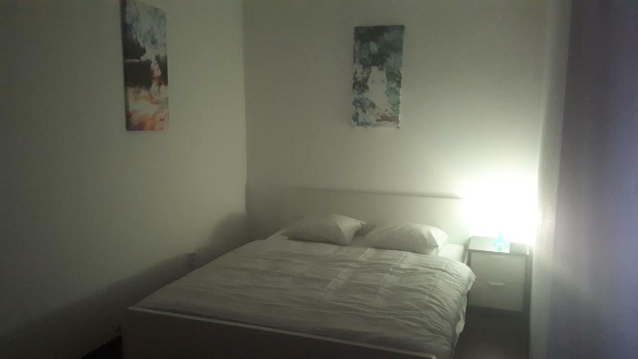 Apartman - Sukromie V Meste บราติสลาวา ภายนอก รูปภาพ