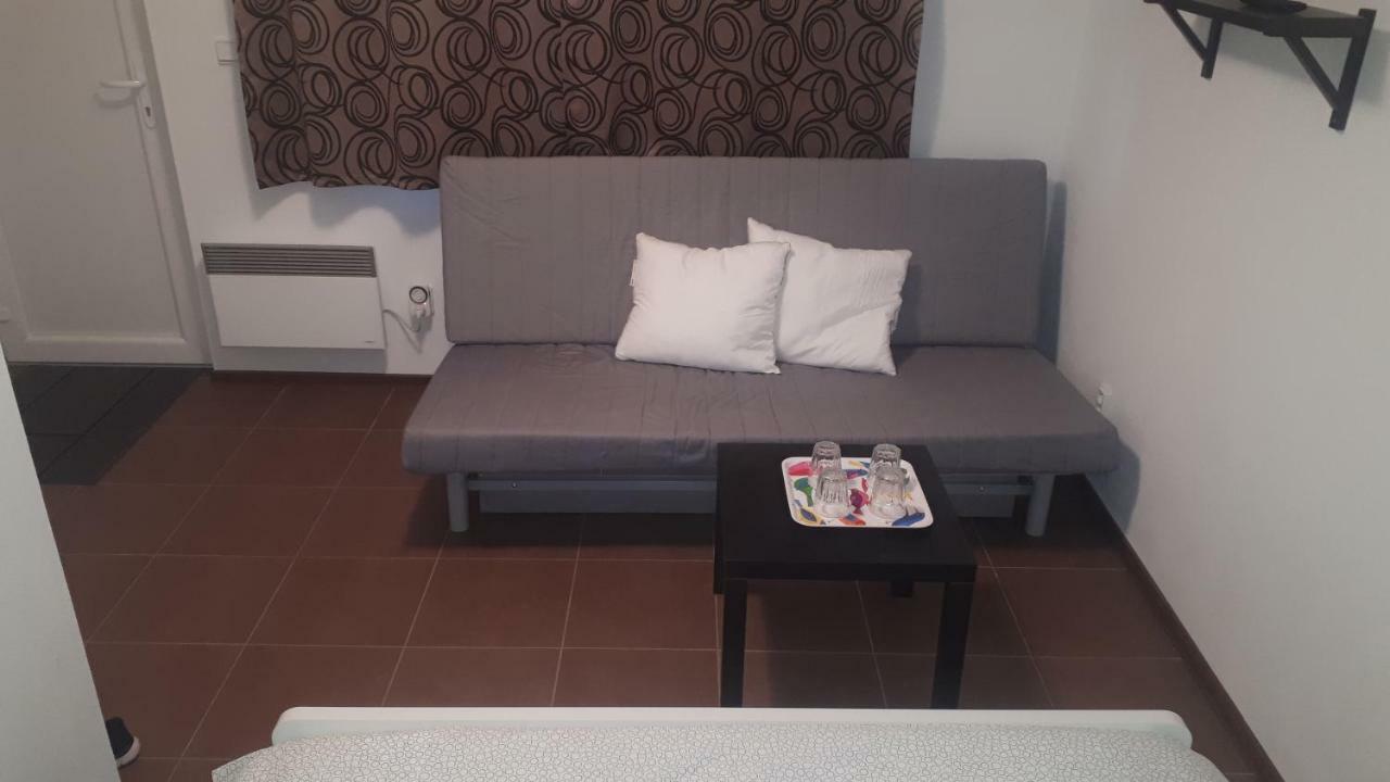 Apartman - Sukromie V Meste บราติสลาวา ภายนอก รูปภาพ